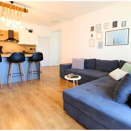 Silicon Apartment *
