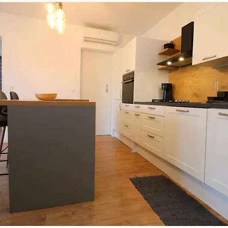 Silicon Apartment